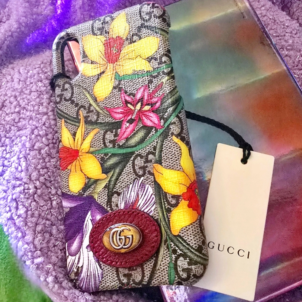 GUCCI AUTHENTIC Flora GG Supreme iPhone Case for X/XS Model - **NWT** w/Gift